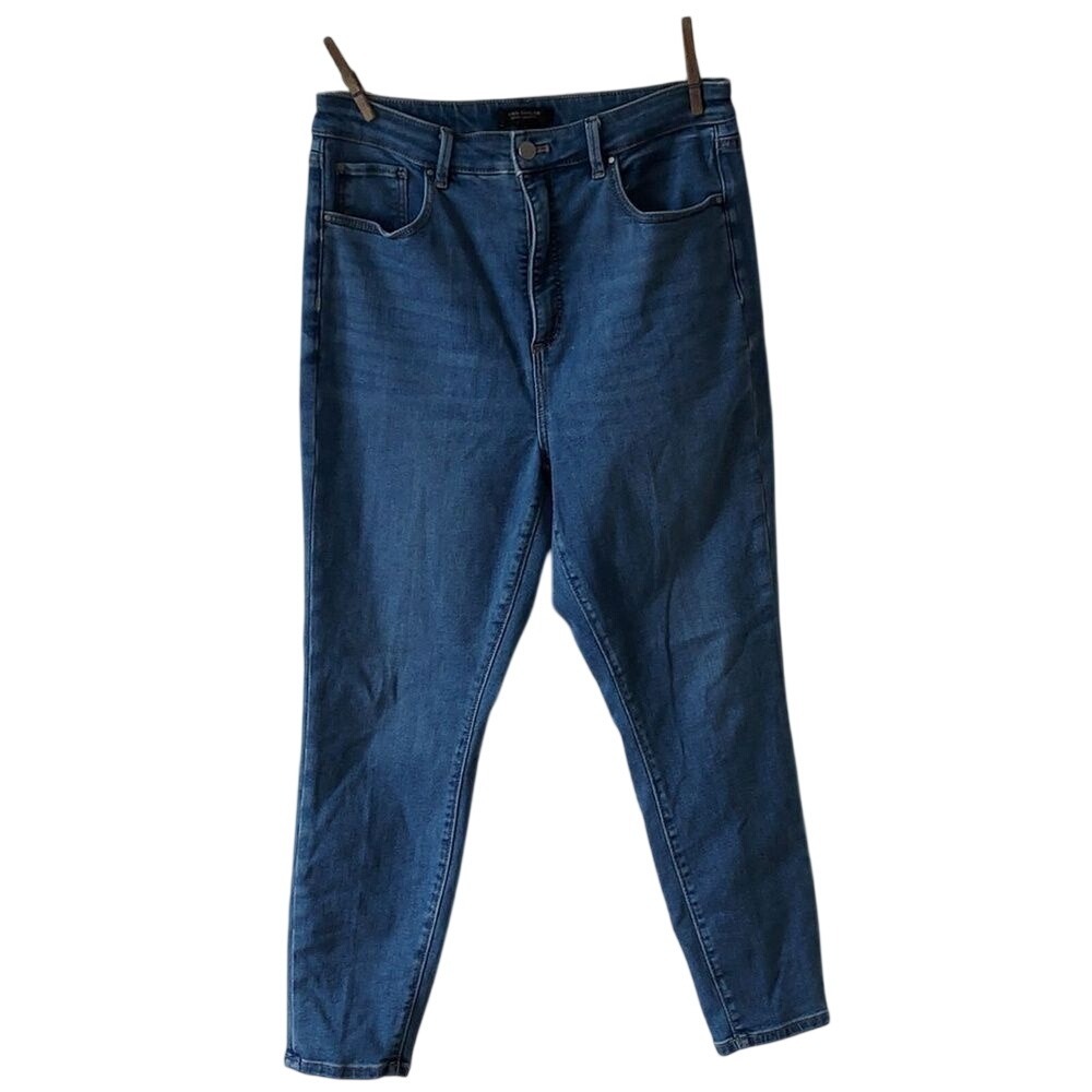 Ann Taylor The Skinny Curvy Fit Jeans 12P Medium Wash Blue Denim Petite